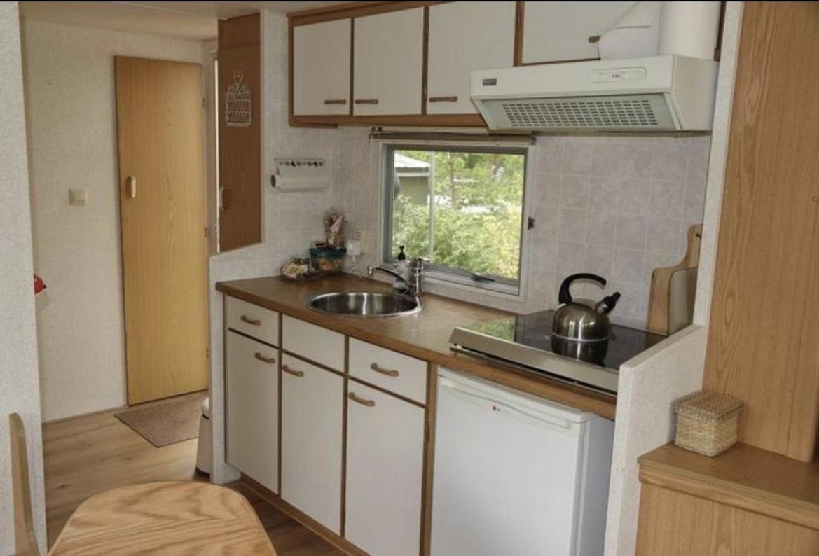 Отель Tiny House In De Wei Хльтен Экстерьер фото